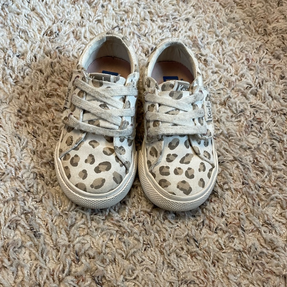 Size 5 toddler Keds